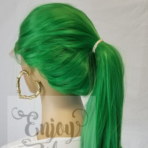 wowfactor Green lace front wig with free parting